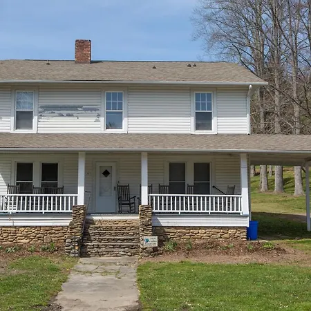 Brookside Lodge